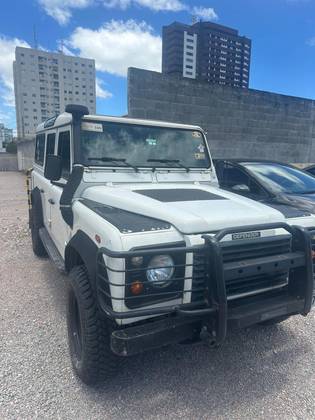 LAND ROVER DEFENDER 2.5 COUNTY SW 110 4X4 TURBO DIESEL 4P MANUAL